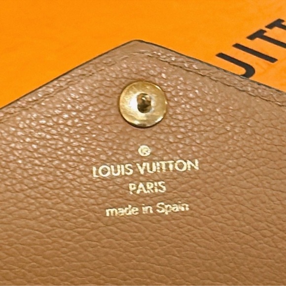 Authentic Louis Vuitton Double V Wallet - Picture 7 of 13